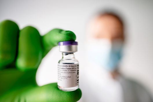 Половина година корона-вакцини: европски биланс