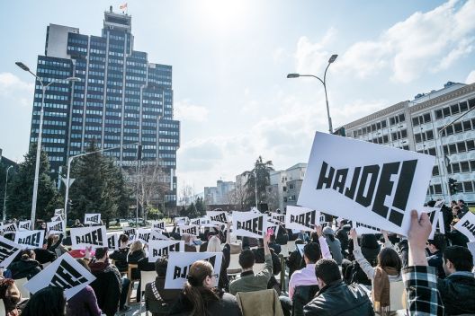Раководството на МРТ, делумно и државата, придонеле да се одлеат милиони евра јавни пари!