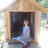 Деветгодишна активистка гради мали засолништа за бездомници