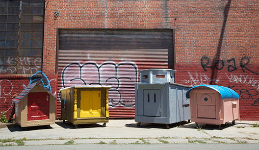 Уметник од отпад прави мали мобилни домови за бездомниците