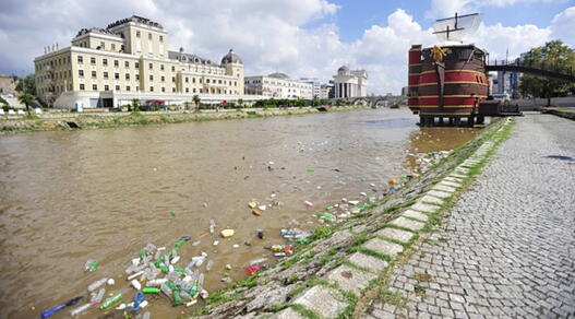 Скандалозно – Владата платила 50 милиони евра за инсталација од   пластични шишиња Вардар