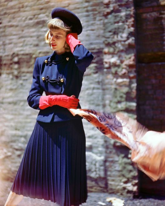 Како се облекувале и изгледале жените во четириесеттите години од минатиот век