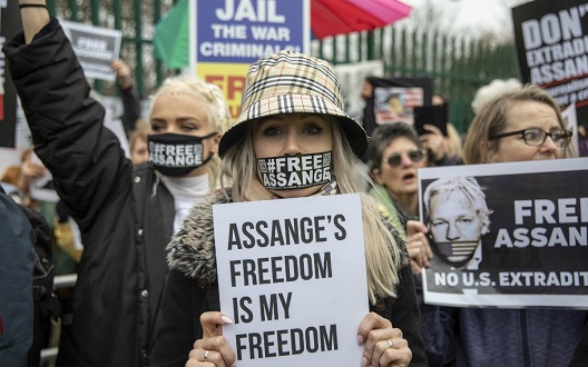 Екстрадицијата на Асанж - закана за истражувачкото новинарство