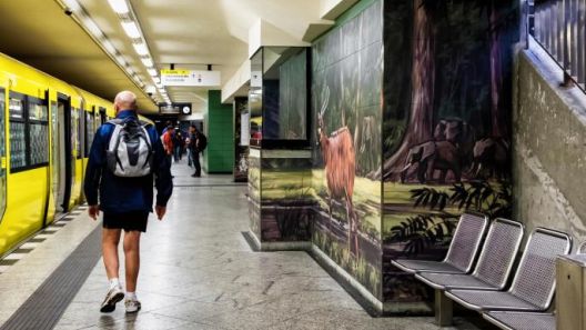 Експеримент во Берлин: Атонална музика во метро против дилерите и бездомниците
