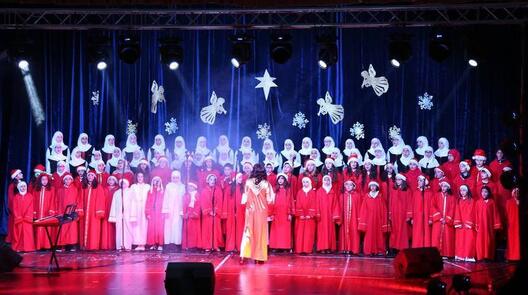 Женски муслимански хор во Бејрут пее божиќни песни