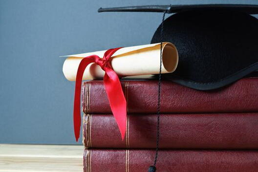 Поради падот на стандардот, сè помалку луѓе можат да си купат диплома