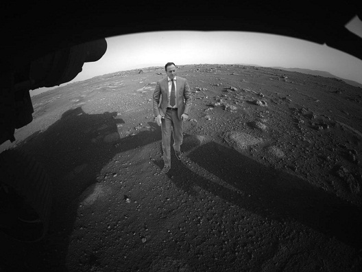 Роверот утрово co нова фотографија од Марс