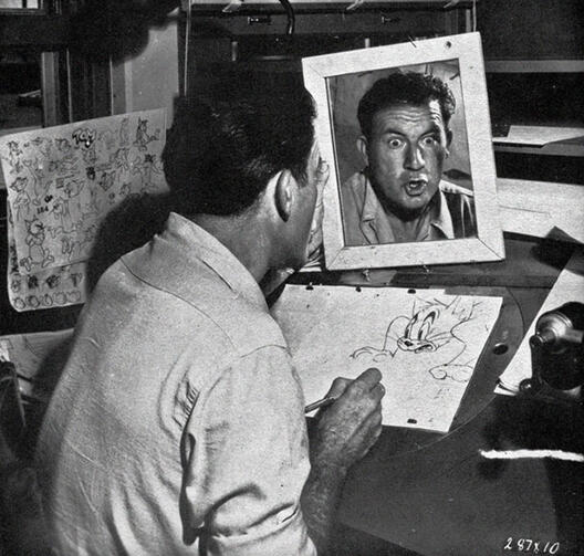 Аниматори на Дизни го проучуваат сопствениот одраз во огледалото за да ги нацртаат ликовите