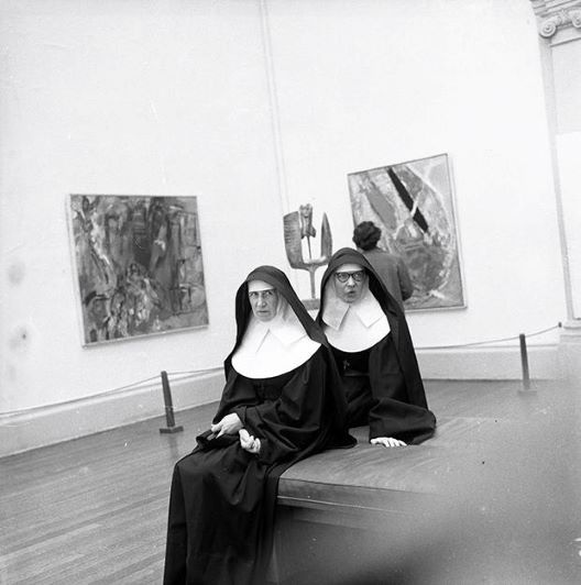 Монахињи на изложба на модерна уметност, Тејт, 1958 