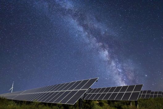 Инженери измислиле начин за создавање струја со соларни панели навечер