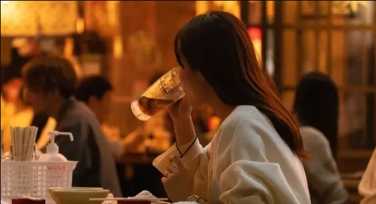 Јапонија oбјави национална кампања за да го охрабри пиењето алкохол