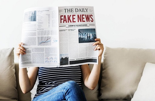 Како да препознаеш лажни вести и онлајн дезинформации
