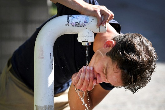 Холандската влада прогласи недостиг на вода поради невообичаеното сушно лето