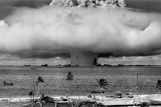 Реториката на нуклеарни закани како алатка за конвенционална војна