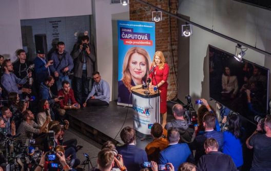 Како Зузана Чапутова растури на изборите во конзервативната Словачка, иако ја поддржува ЛГБТ заедницата и се бори против корупцијата